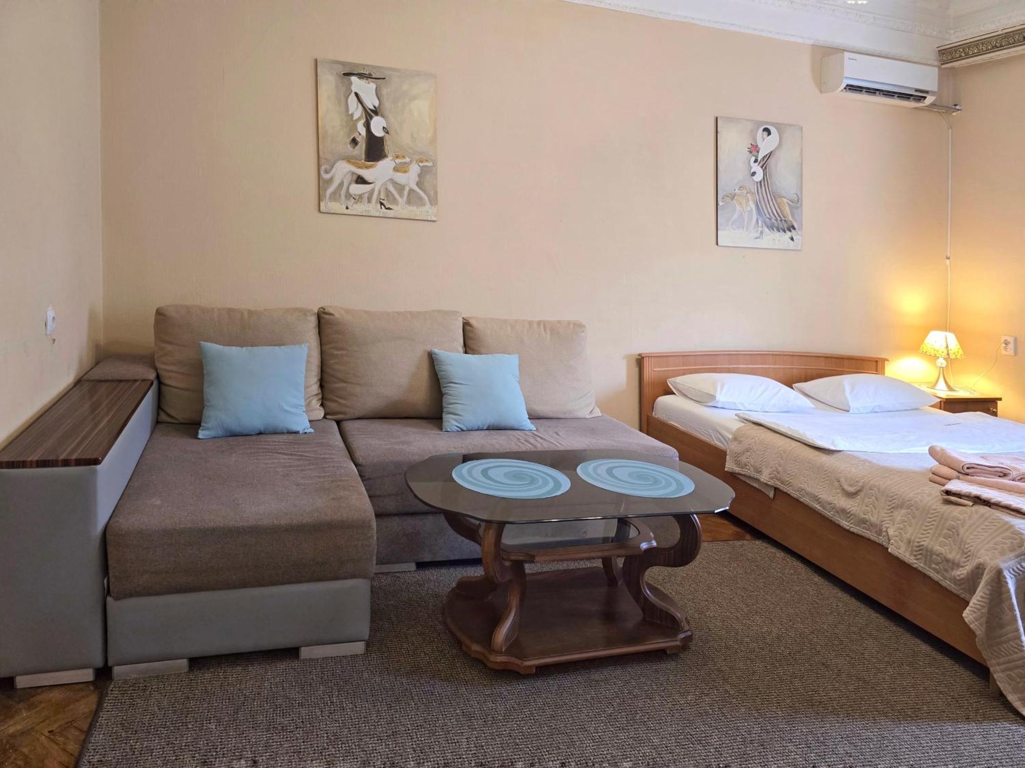Home Hotel Apartments On Lva Tolstogo Kijów Zewnętrze zdjęcie
