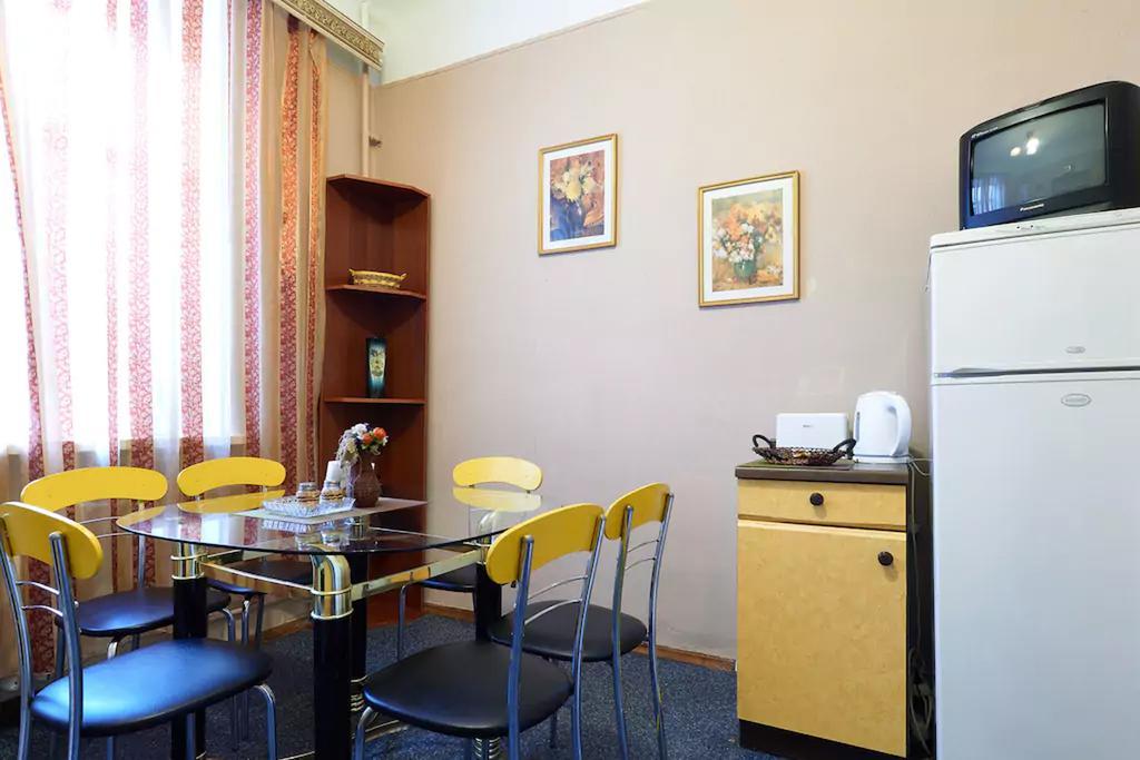Home Hotel Apartments On Lva Tolstogo Kijów Zewnętrze zdjęcie