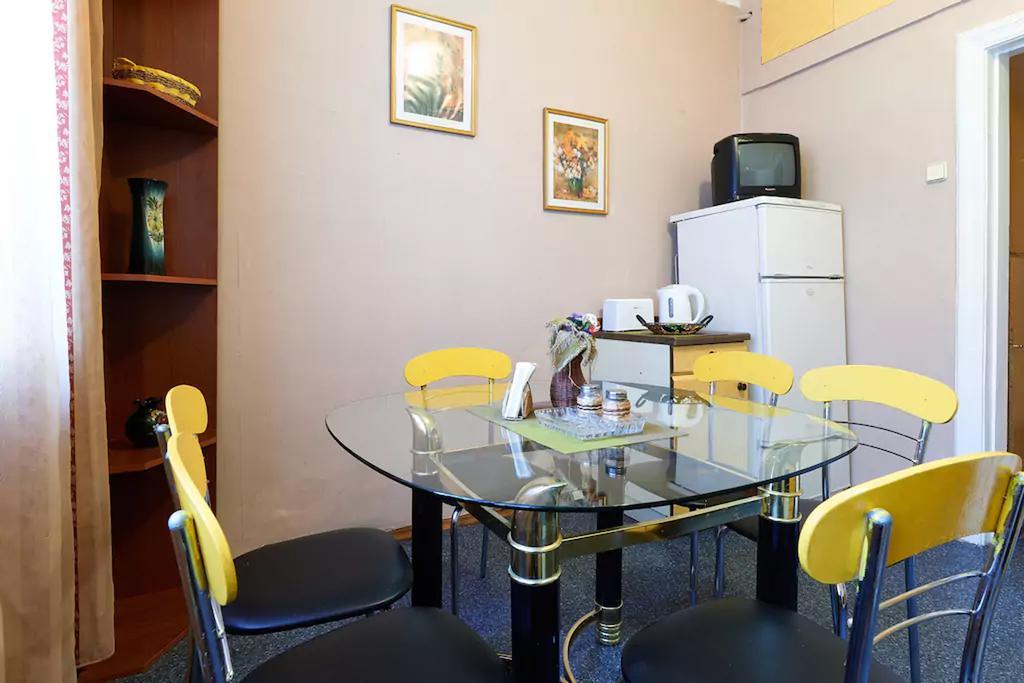 Home Hotel Apartments On Lva Tolstogo Kijów Zewnętrze zdjęcie