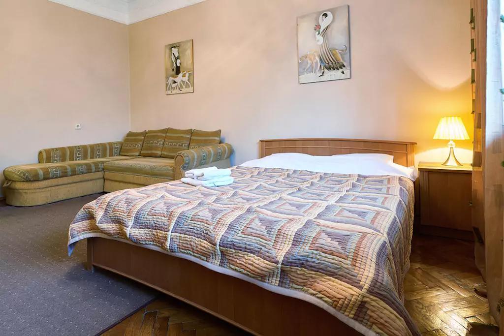 Home Hotel Apartments On Lva Tolstogo Kijów Zewnętrze zdjęcie