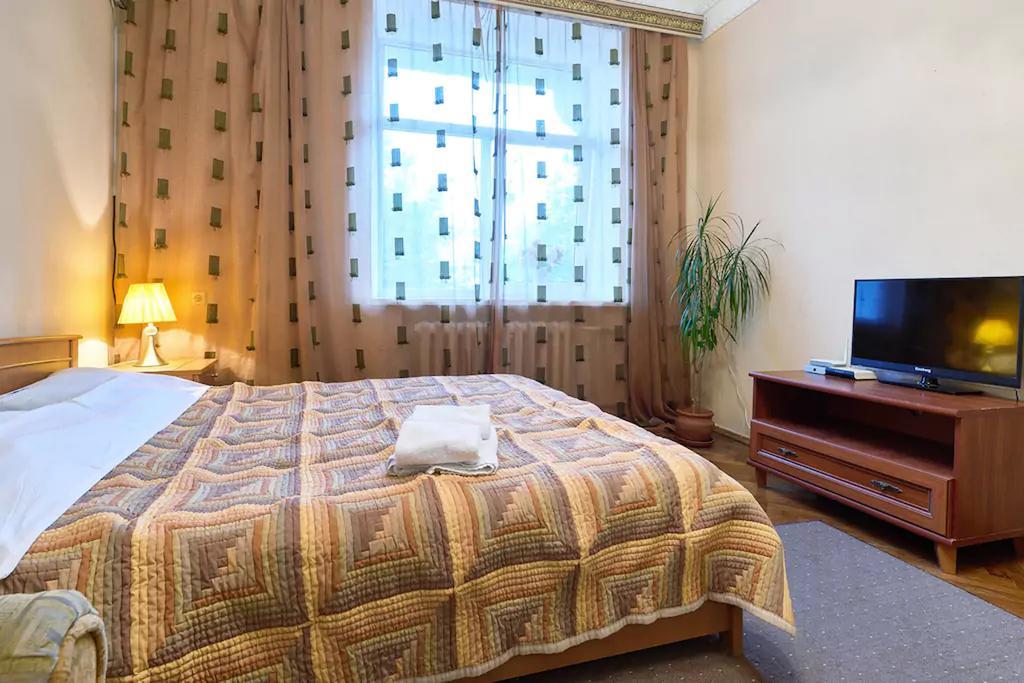 Home Hotel Apartments On Lva Tolstogo Kijów Zewnętrze zdjęcie